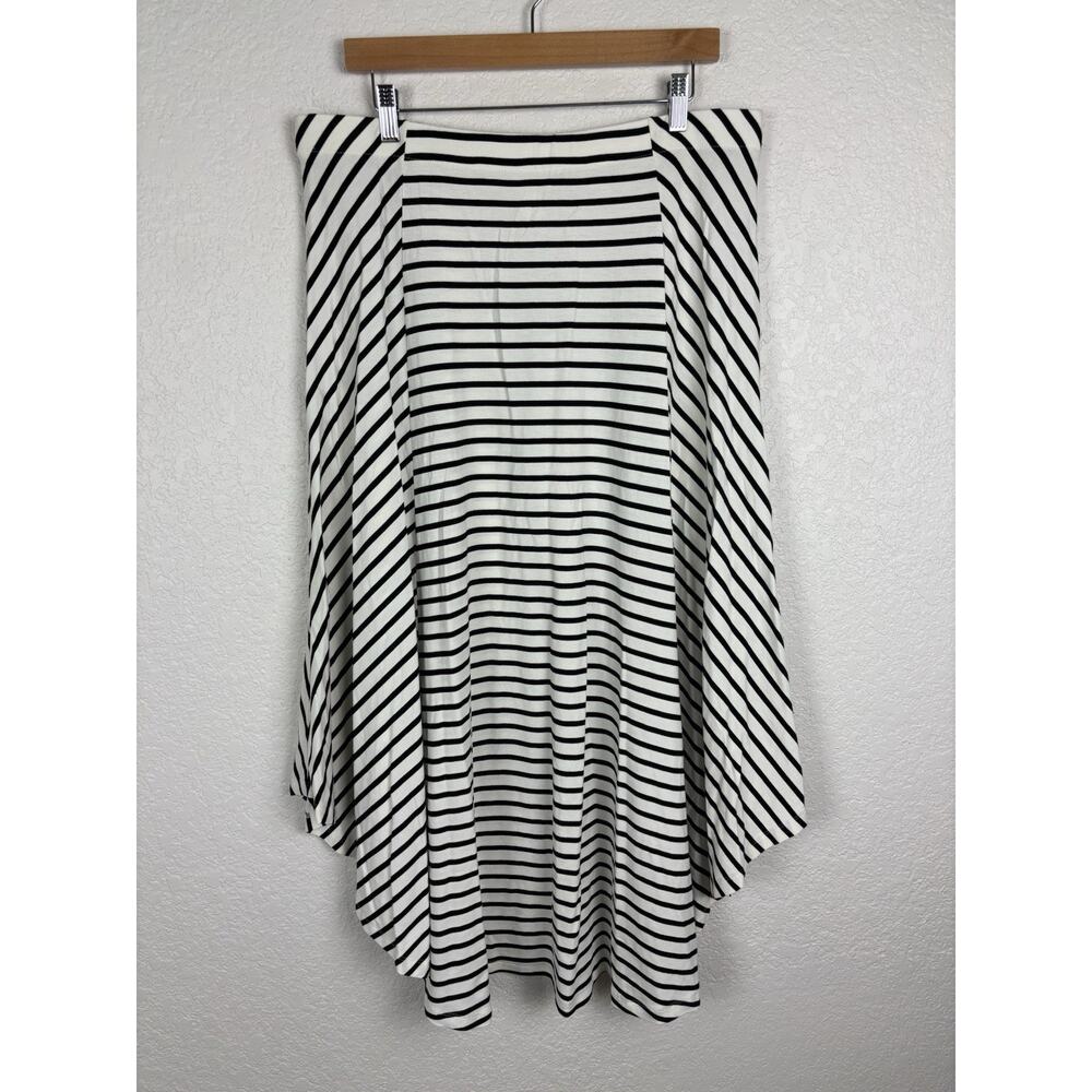 NEW Chicos Women’s Skirt Sz 2/Large Black White Striped Comfort Stretch Vacation